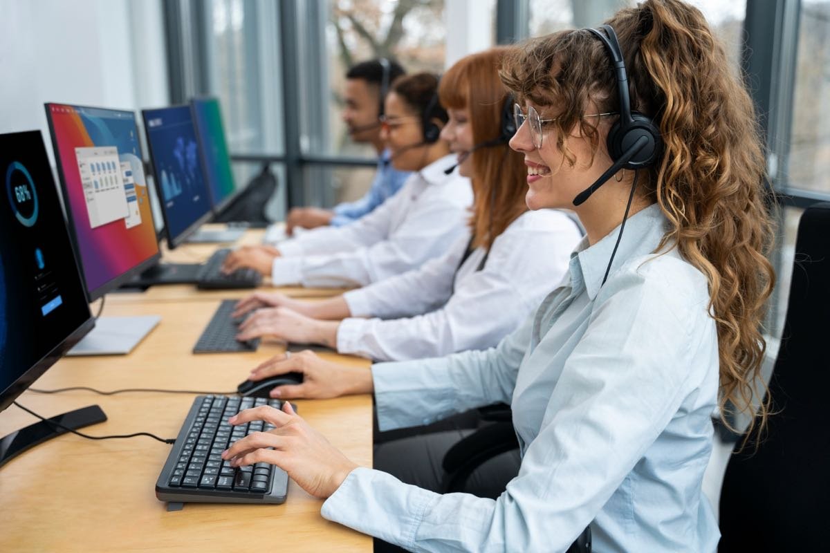 Agents on the delivery floor during a live shift